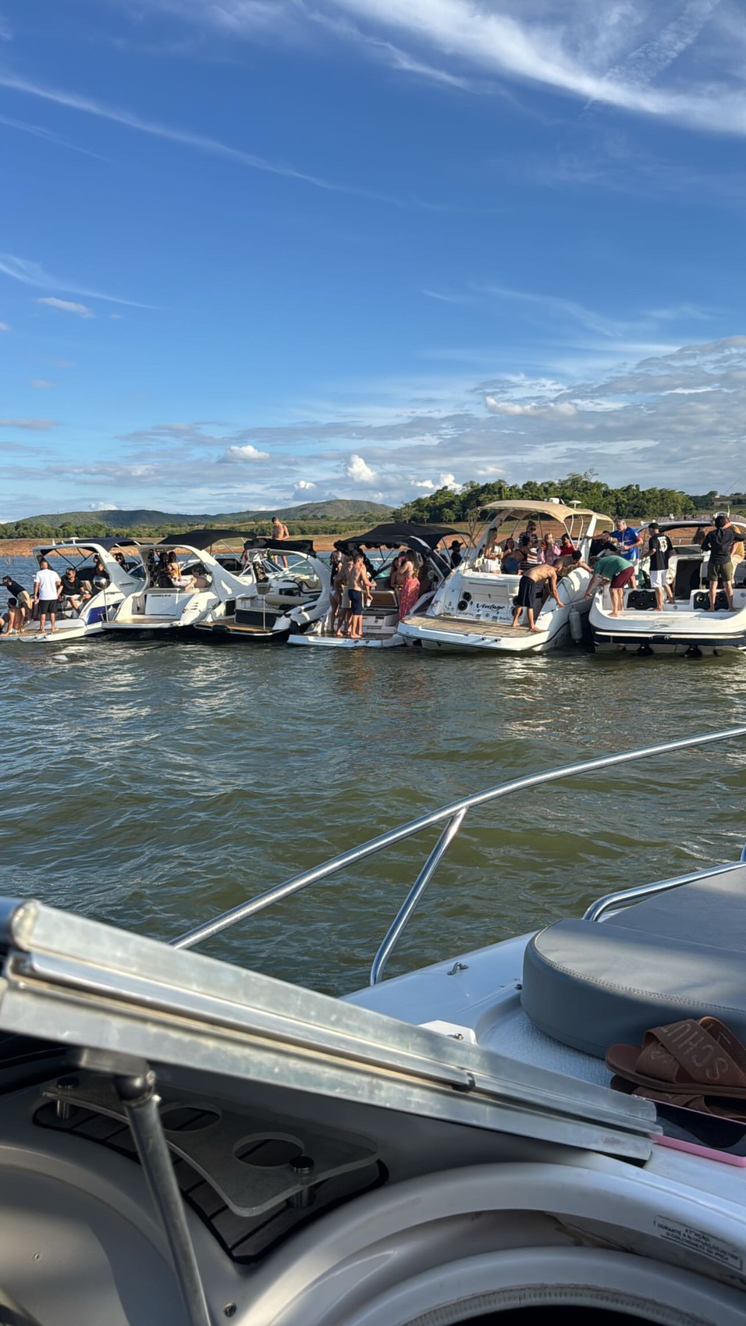Cliente da Jet Caldas aproveitando o passeio no Lago Corumbá 2